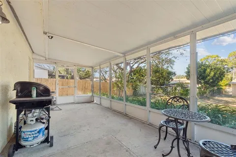 $329,900 | 727 Locust Street, Tarpon Springs, FL 34689