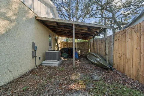 $329,900 | 727 Locust Street, Tarpon Springs, FL 34689