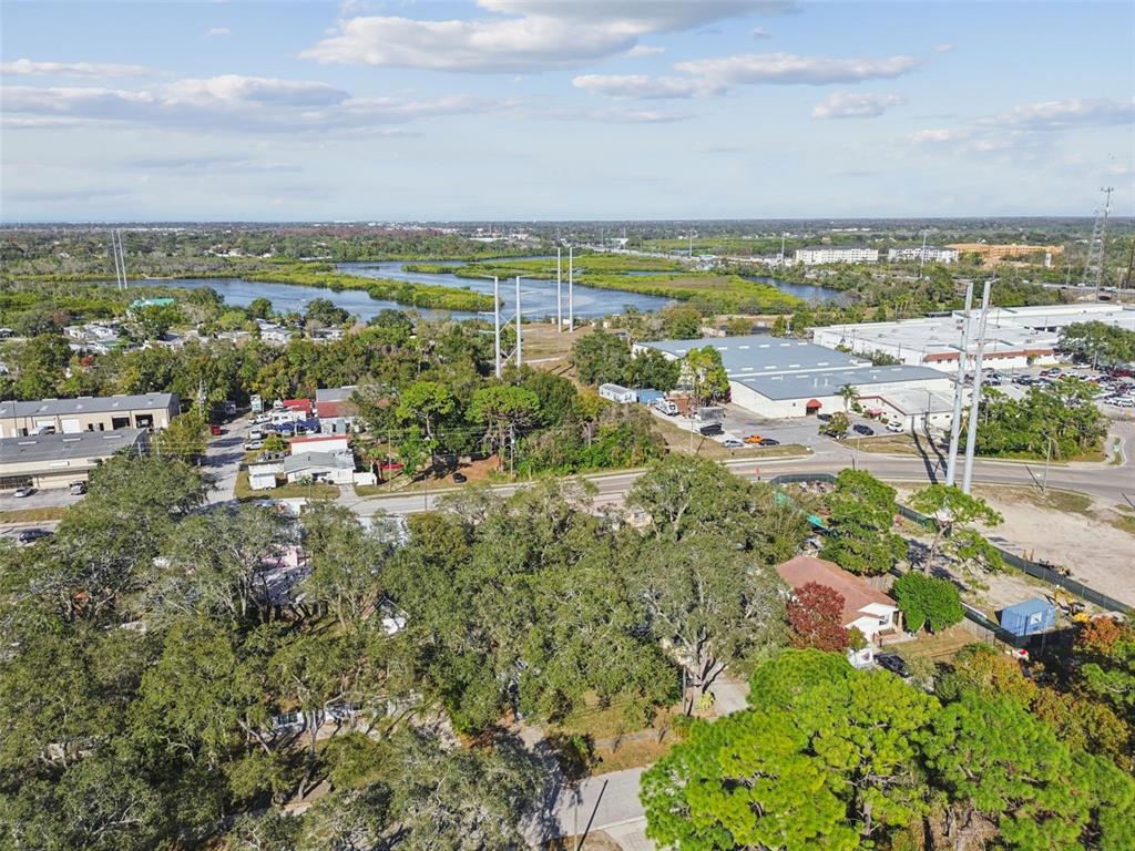 727 Locust Street Tarpon Springs, FL 34689 - Photo 37 of 47 a view of a city