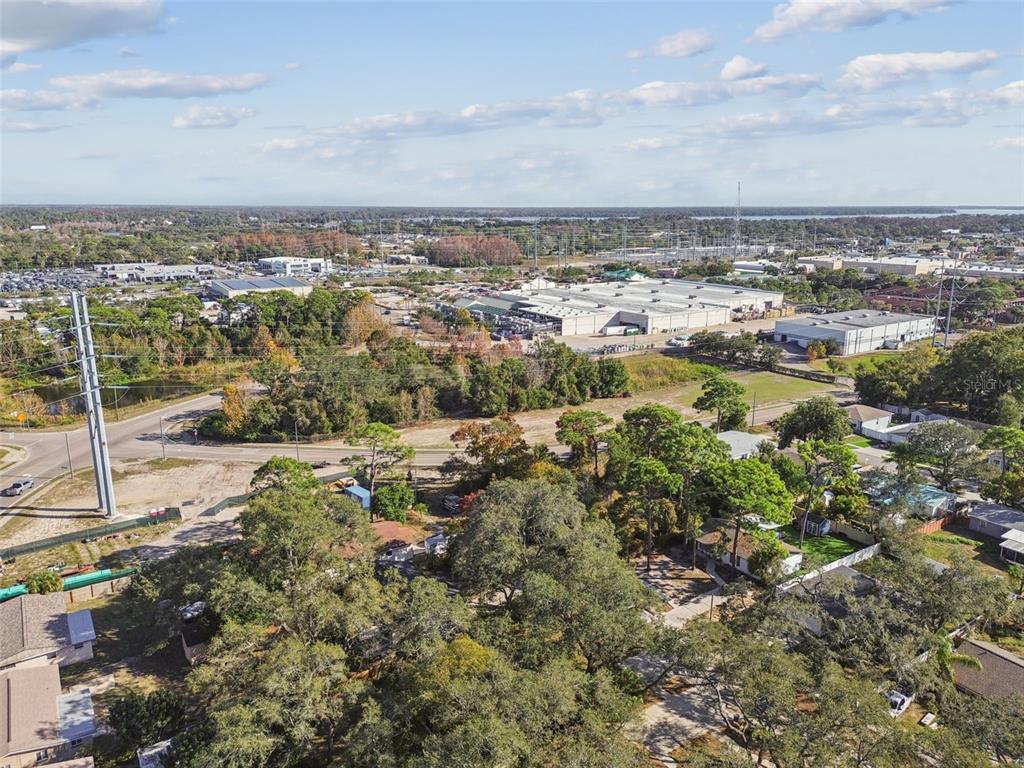 727 Locust Street Tarpon Springs, FL 34689 - Photo 38 of 47 a view of a city