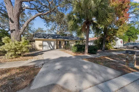 $329,900 | 727 Locust Street, Tarpon Springs, FL 34689