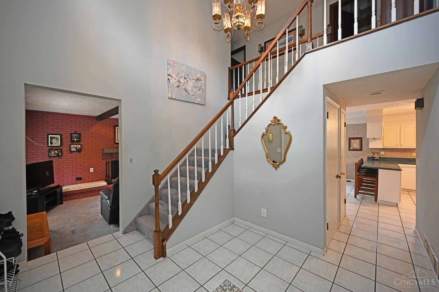 8275 Daleview Road Cincinnati, OH 45247 - Photo 4 of 41 Gallery Image 4