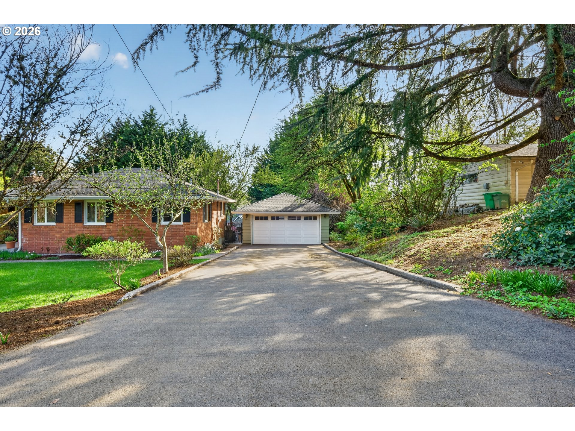 1620 Southwest Maplecrest Drive Portland, OR 97219 - Photo 2 of 48 Driveway