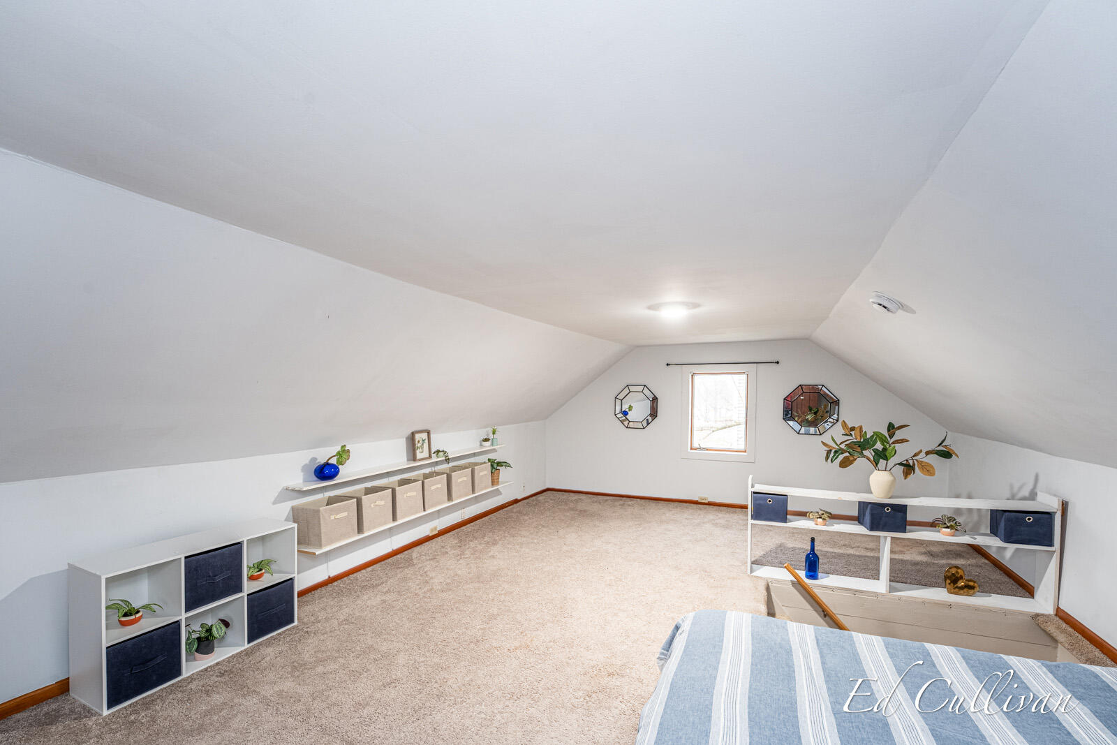 211 North Division Street Spring Lake, MI 49456 - Photo 11 of 34 Upstairs_1