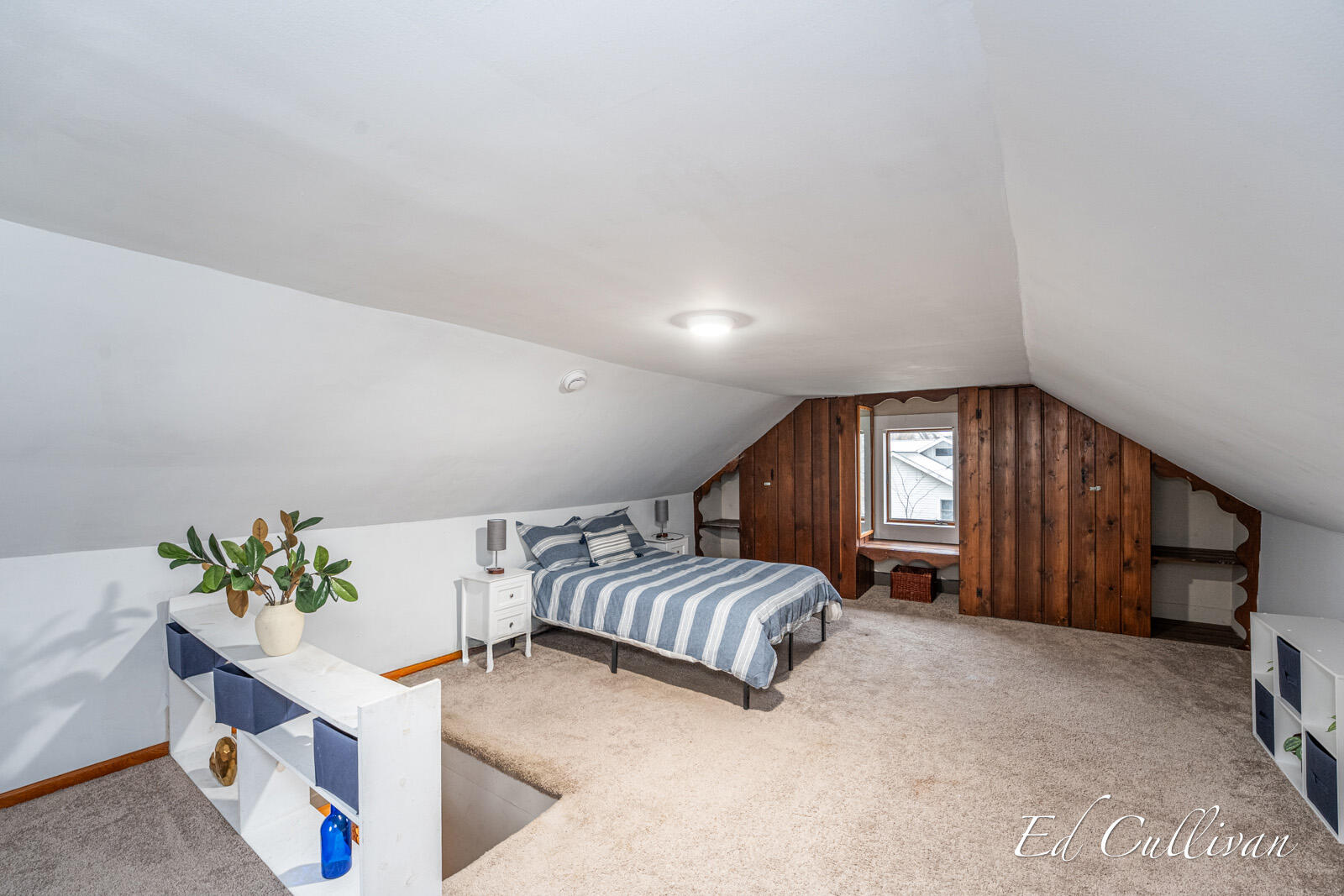 211 North Division Street Spring Lake, MI 49456 - Photo 12 of 34 upstairs_2