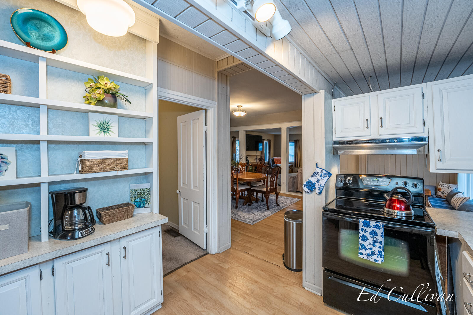 211 North Division Street Spring Lake, MI 49456 - Photo 14 of 34 211 S. Division-33