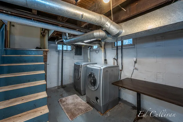 $269,900 | 211 North Division Street, Spring Lake, MI 49456