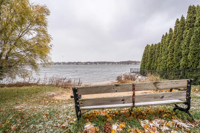 $269,900 | 211 North Division Street, Spring Lake, MI 49456