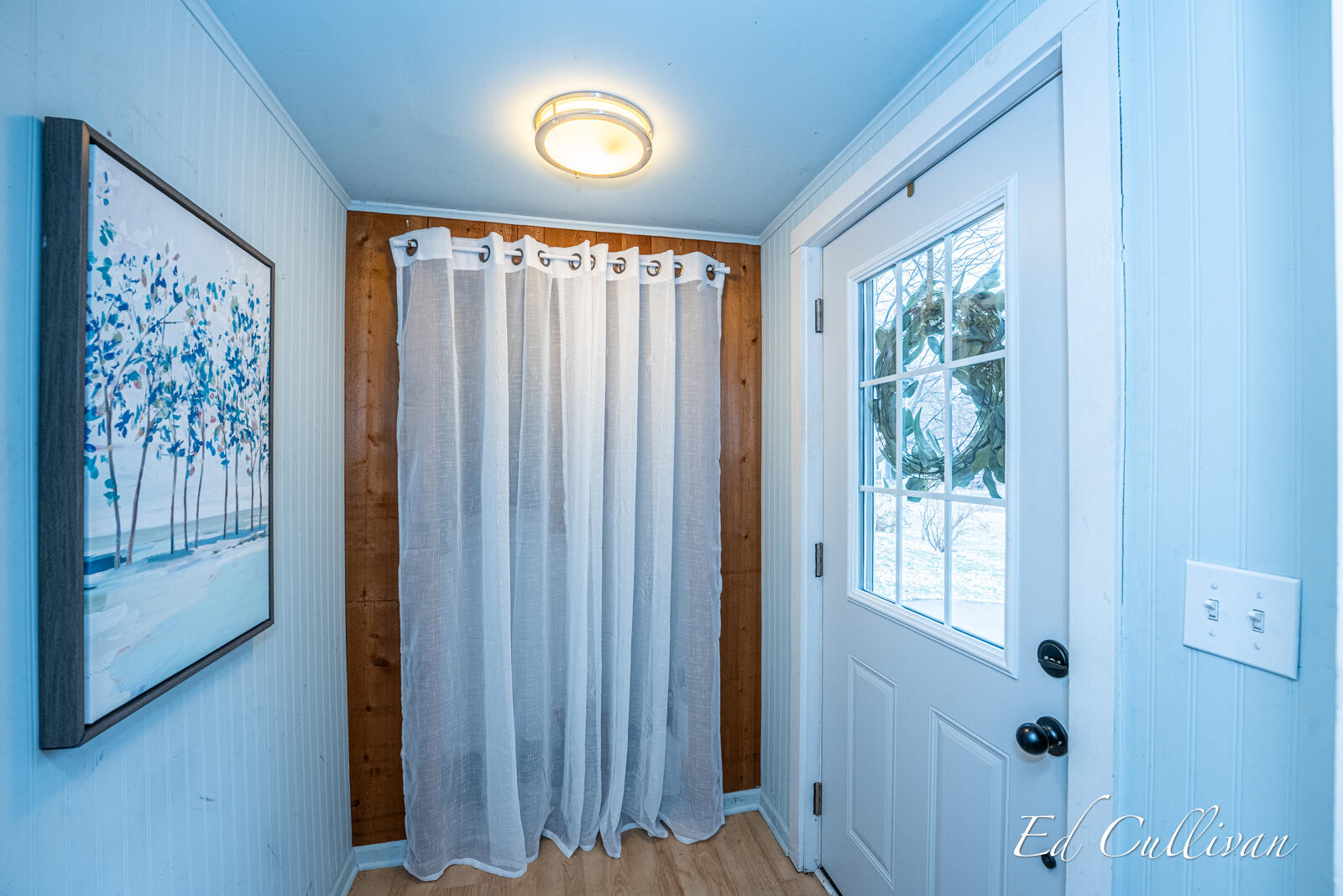 211 North Division Street Spring Lake, MI 49456 - Photo 3 of 34 211 S. Division-36