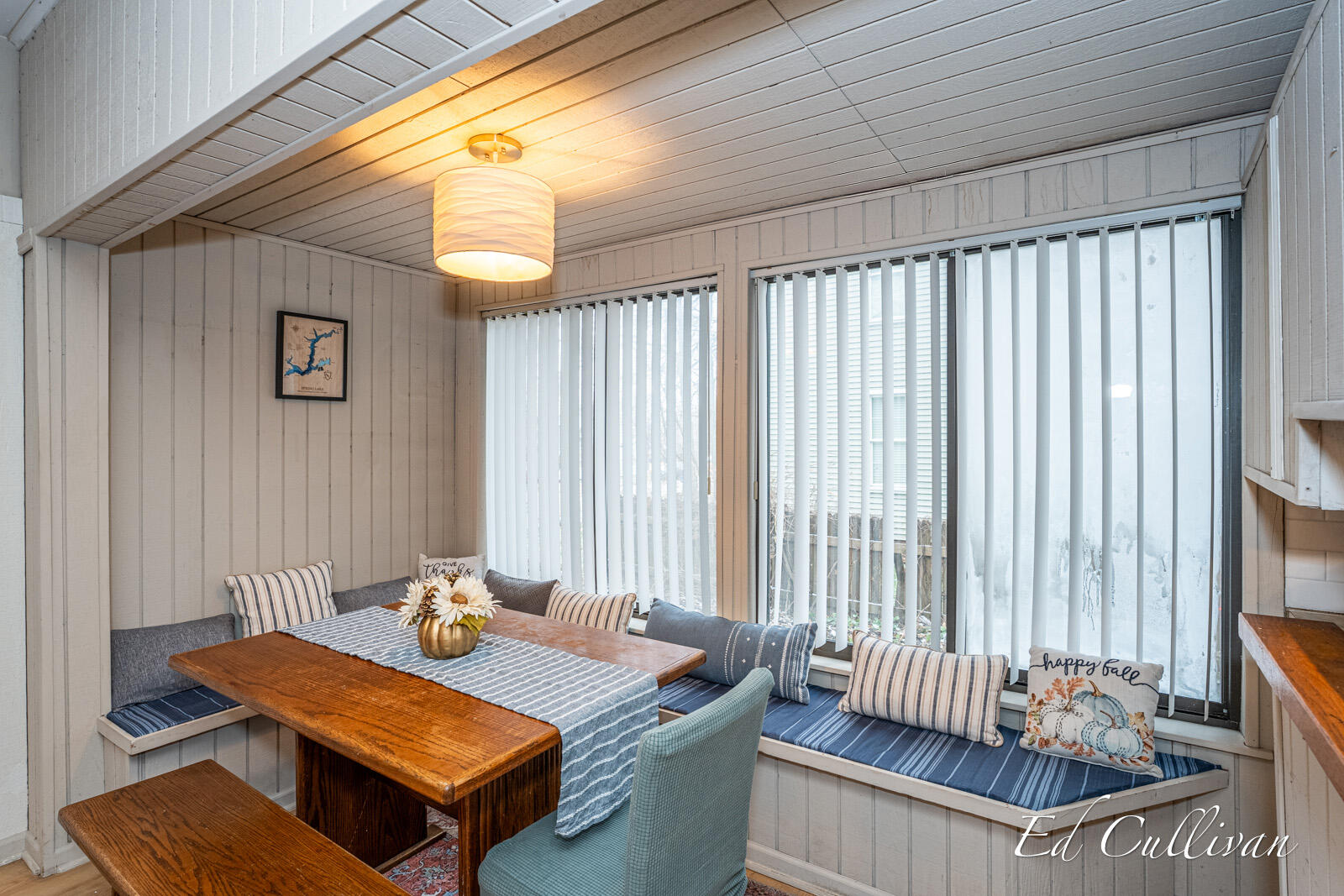 211 North Division Street Spring Lake, MI 49456 - Photo 6 of 34 Fixed Nook