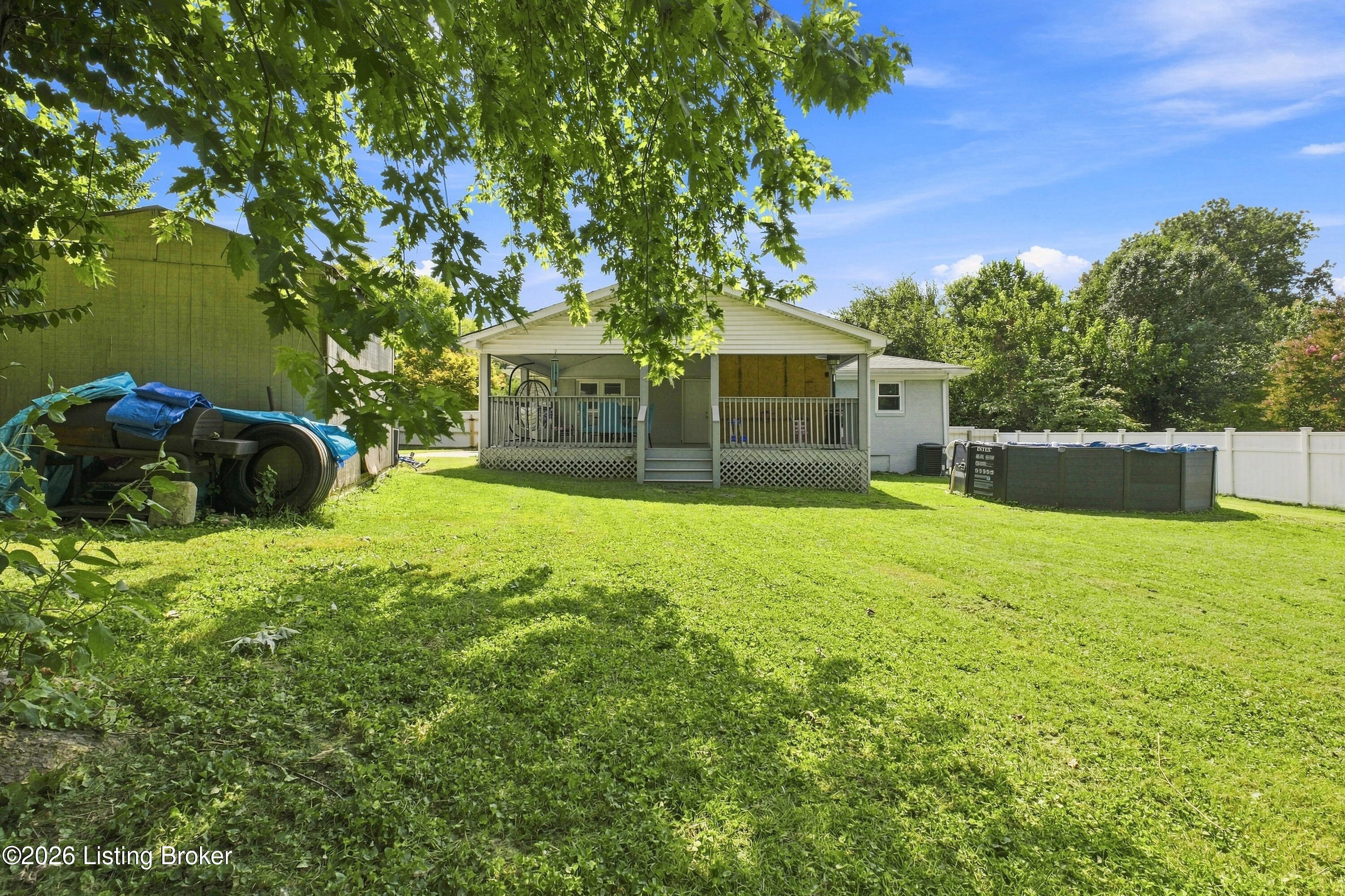 5509 Mary Layne Road Louisville, KY 40219 - Photo 27 of 28 27_5509mary_louisvillerealestatemedia_13