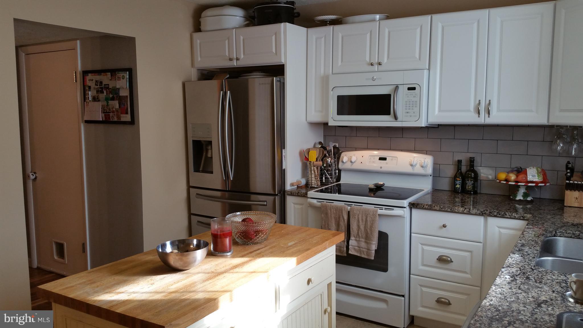 61 Jones Station Road Arnold, MD 21012 - Photo 9 of 27 Bright, airy kitchen