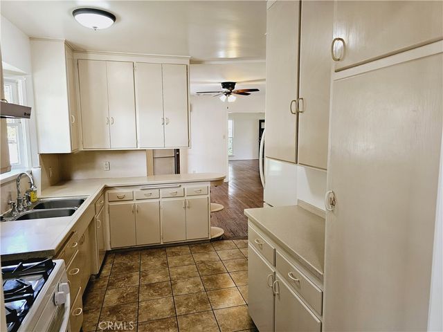 $4,600 | 1952 West Kenneth Road, Glendale, CA 91201