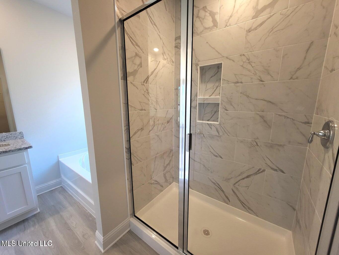 15953 Blue Rdg Drive Gulfport, MS 39503 - Photo 14 of 18 Primary Bathroom