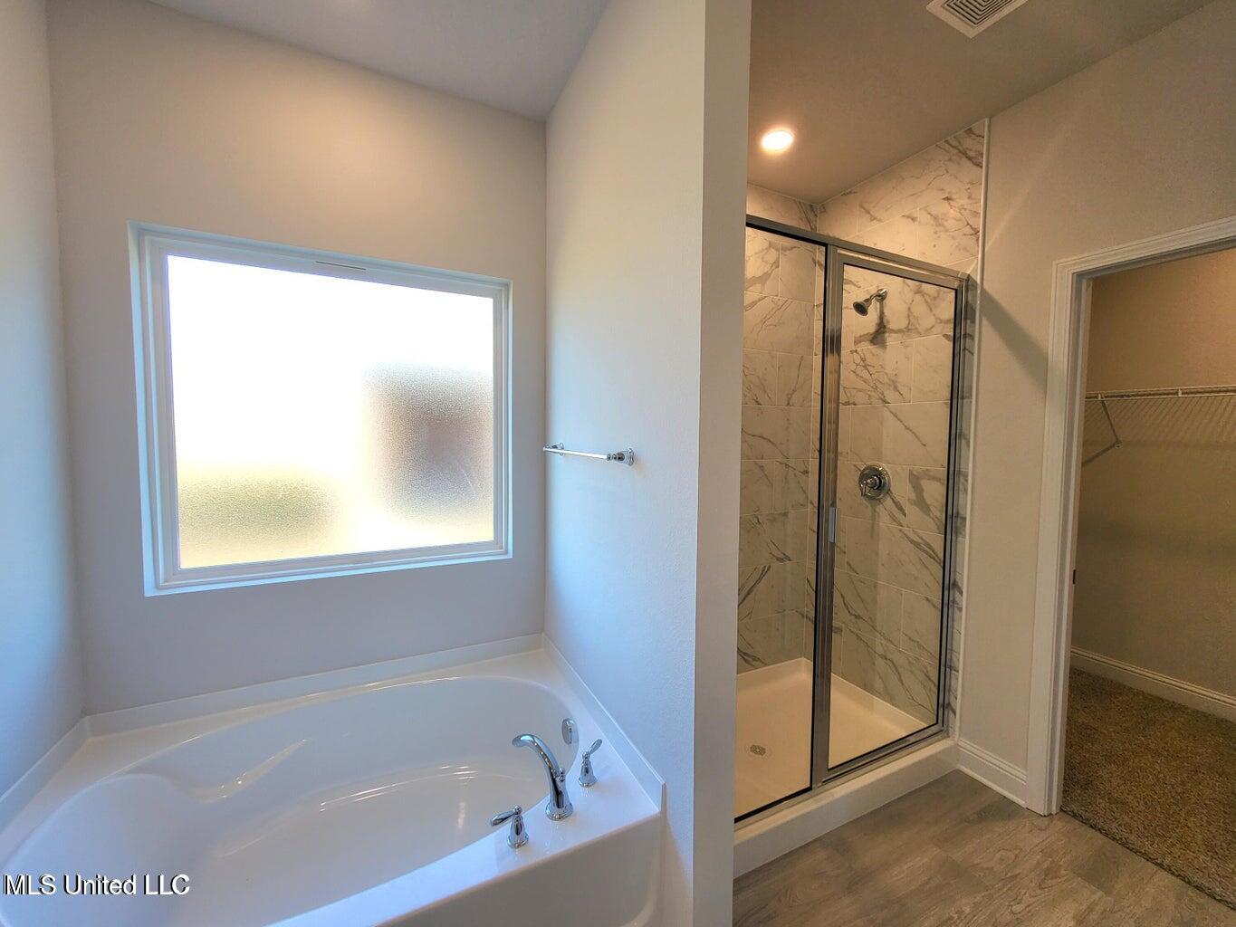 15953 Blue Rdg Drive Gulfport, MS 39503 - Photo 15 of 18 Primary Bathroom