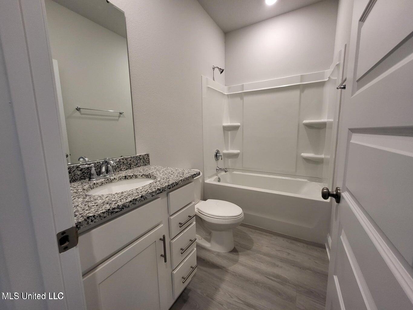 15953 Blue Rdg Drive Gulfport, MS 39503 - Photo 18 of 18 Guest Bathroom