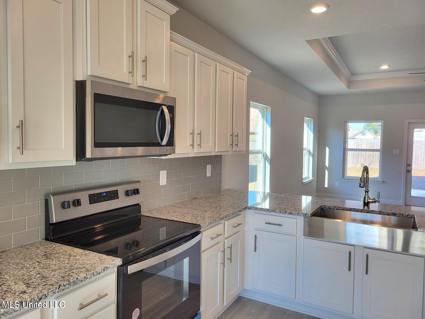 15953 Blue Rdg Drive Gulfport, MS 39503 - Photo 6 of 18 Kitchen