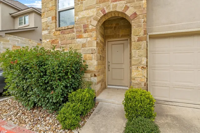 $2,150 | 13001 Hymeadow Drive, Unit 10, Austin, TX 78729