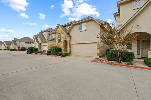 $2,150 | 13001 Hymeadow Drive, Unit 10, Austin, TX 78729