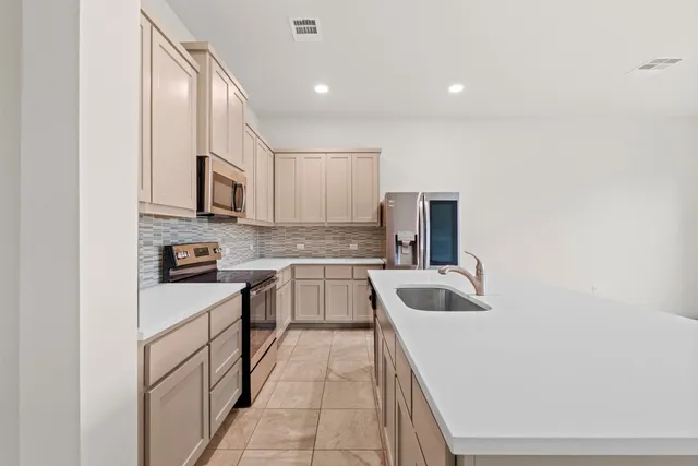 $2,150 | 13001 Hymeadow Drive, Unit 10, Austin, TX 78729