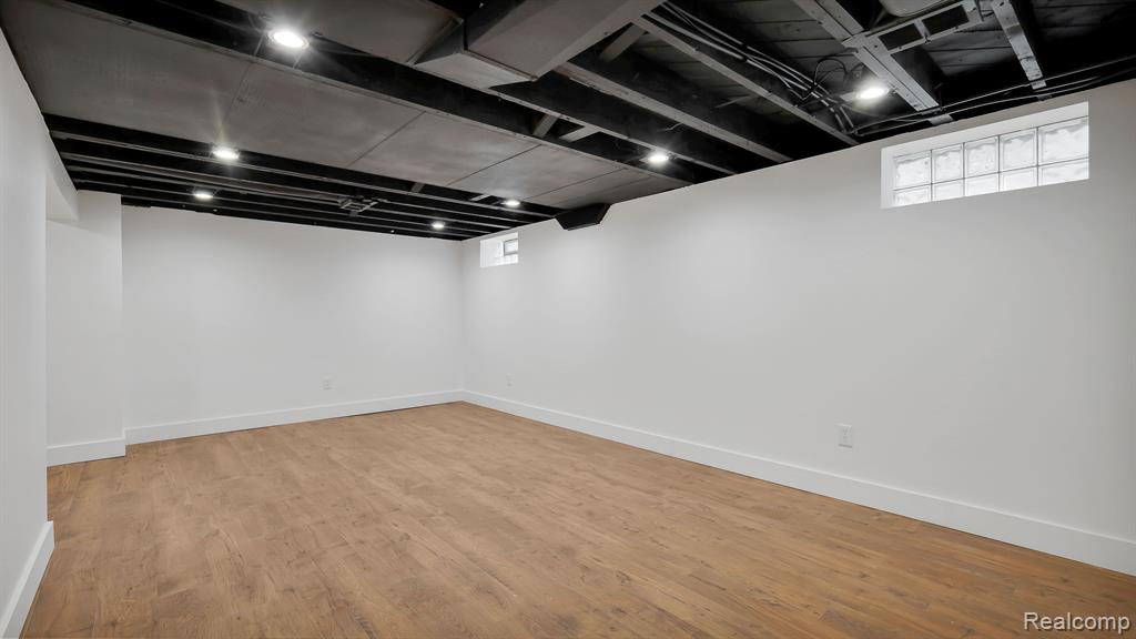 921 Cambridge Road Berkley, MI 48072 - Photo 20 of 25 Gallery Image 20