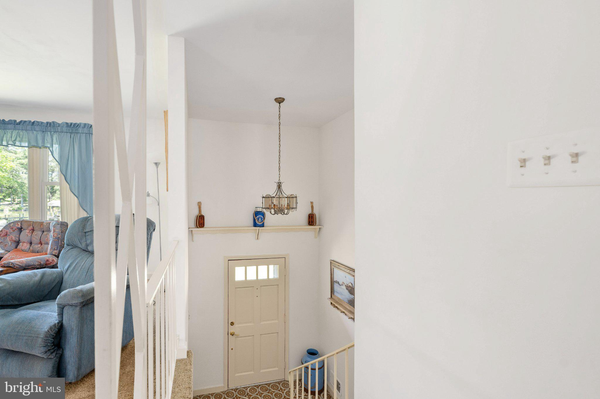 279 Harbor Drive Reedville, VA 22539 - Photo 40 of 97 Two story foyer
