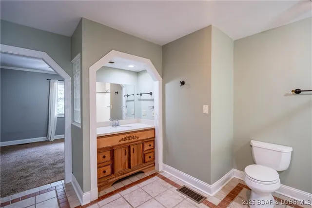 $249,000 | 94 Vista Place, Camdenton, MO 65020