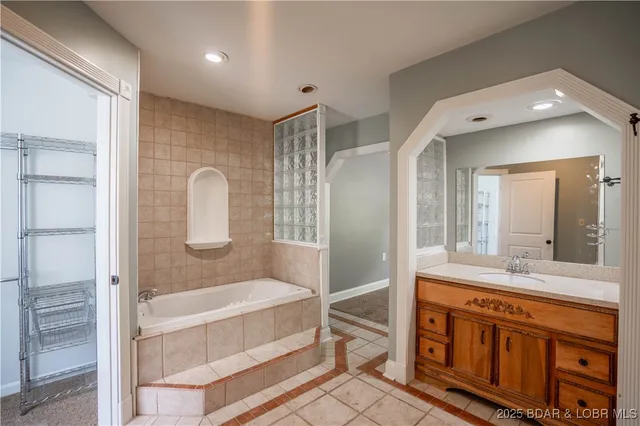 $249,000 | 94 Vista Place, Camdenton, MO 65020