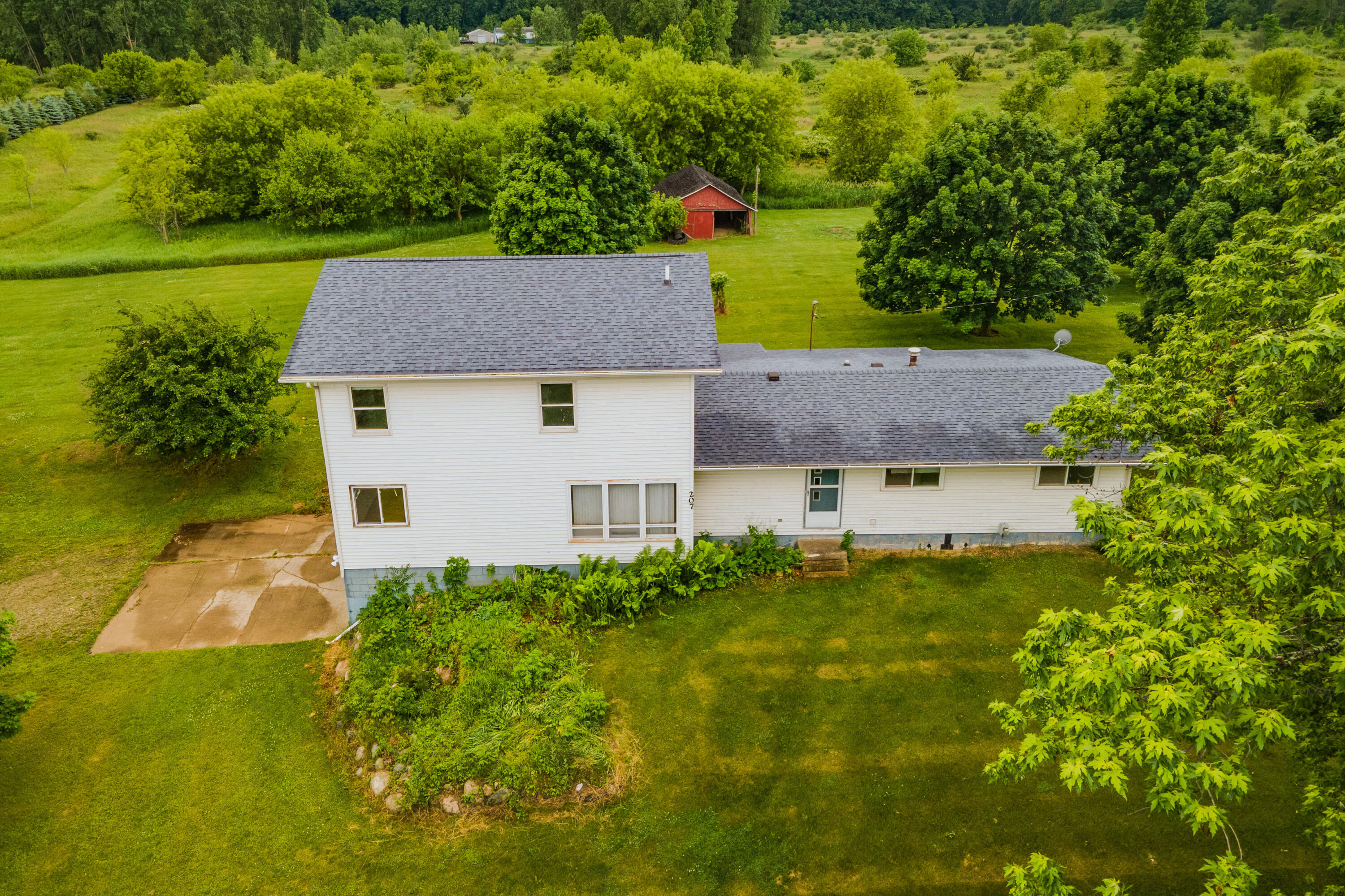 207 Manitou Road Manitou Beach, MI 49253 - Photo 17 of 40 8