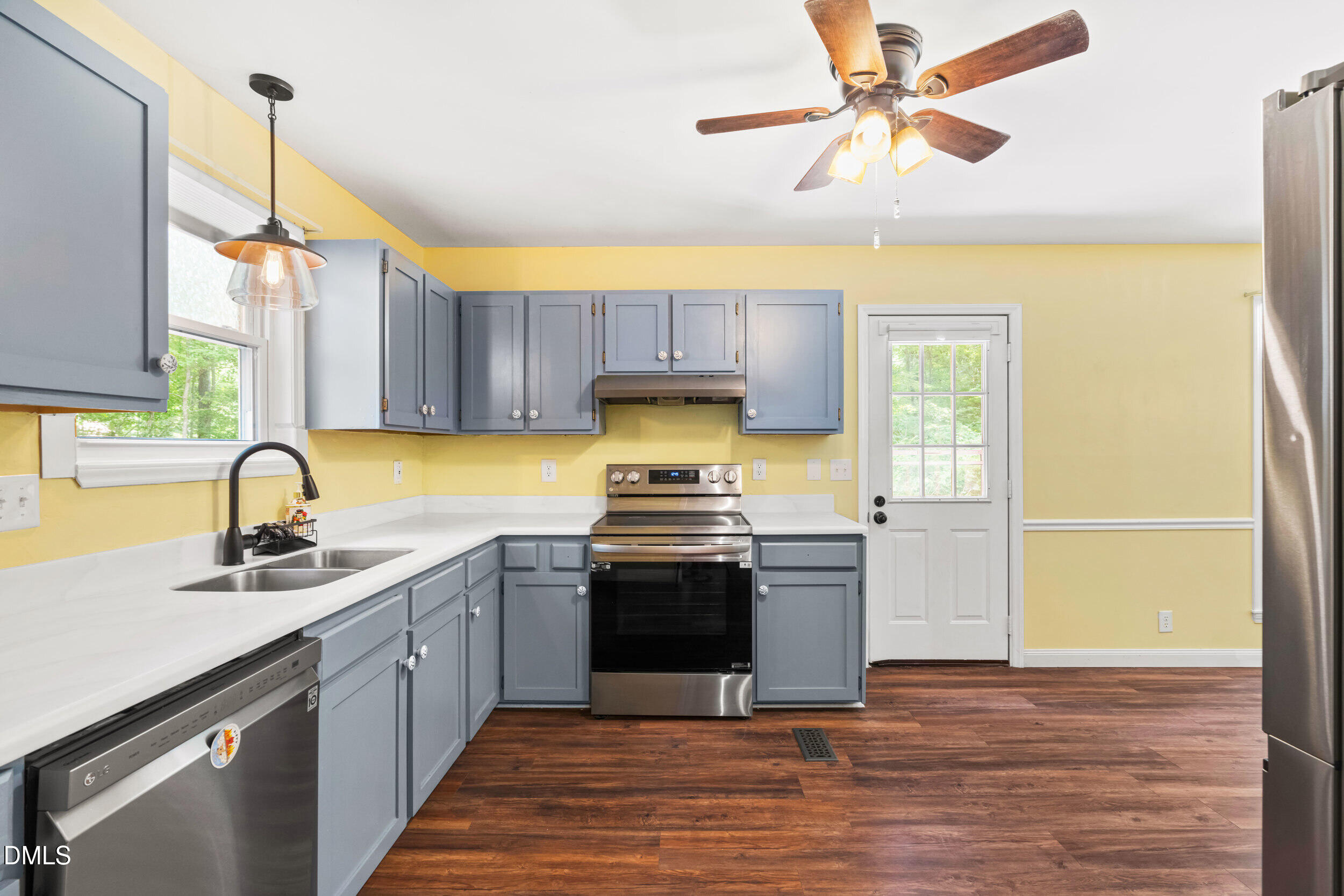 133 Stagecrest Drive Raleigh, NC 27603 - Photo 6 of 36 Kitchen