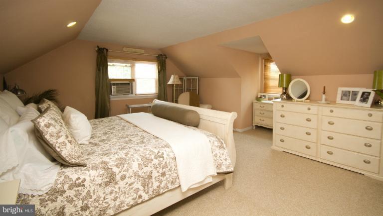4611 White Marsh Road Rosedale, MD 21237 - Photo 15 of 30 Bedroom (Master)