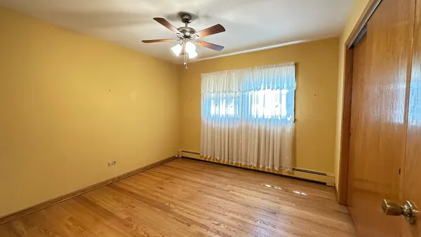 $2,000 | 5219 North Bernard Street, Unit 1, Chicago, IL 60625