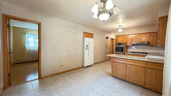 $2,000 | 5219 North Bernard Street, Unit 1, Chicago, IL 60625