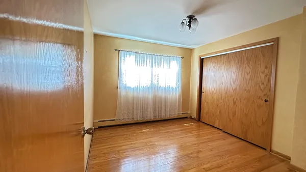 $2,000 | 5219 North Bernard Street, Unit 1, Chicago, IL 60625