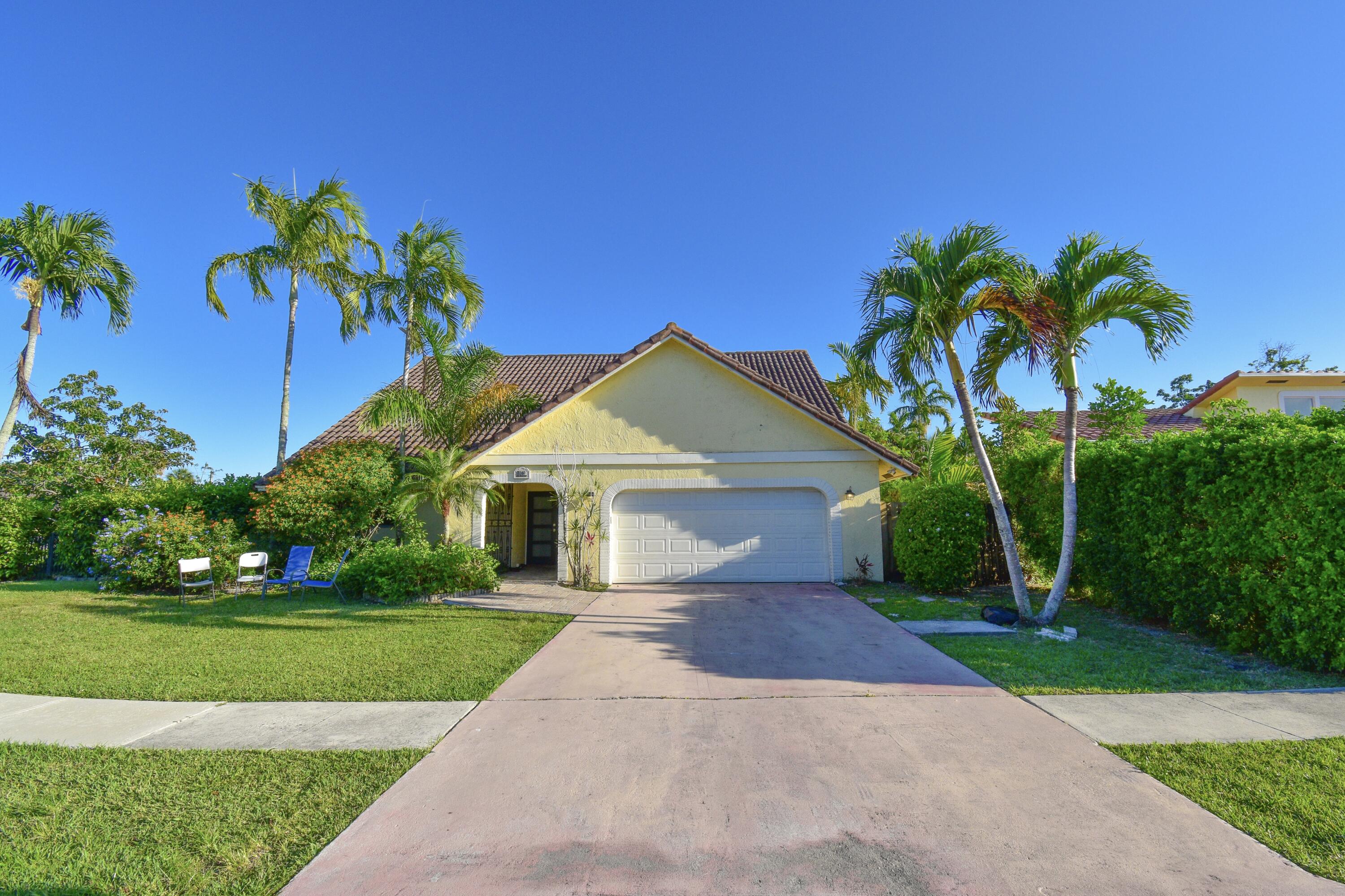 7060 San Sebastian Circle Boca Raton, FL 33433 - Photo 4 of 56 1C03E4A6-9150-4985-8827-E915B6AFC1C8