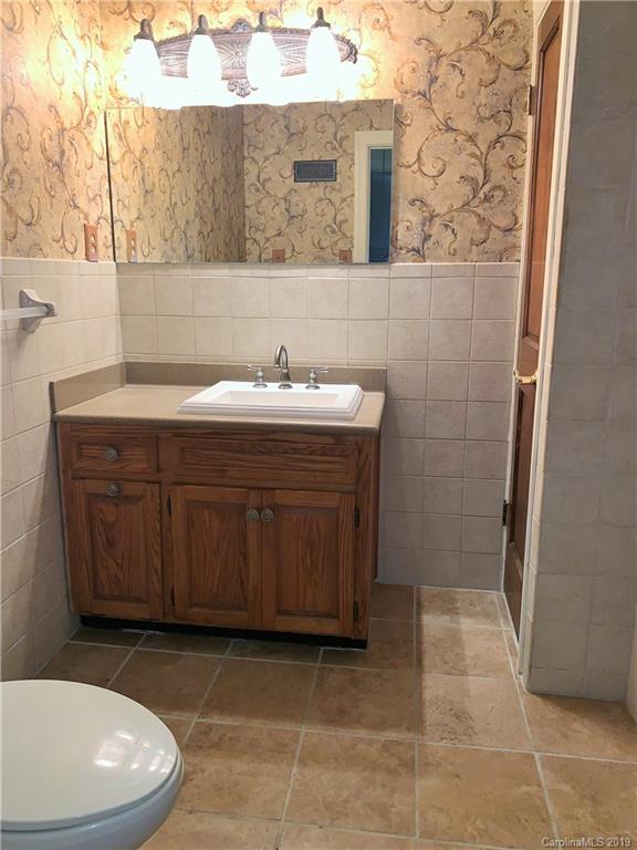 7722 Pleasant Grove Road Charlotte, NC 28216 - Photo 12 of 26 Gallery Image 12