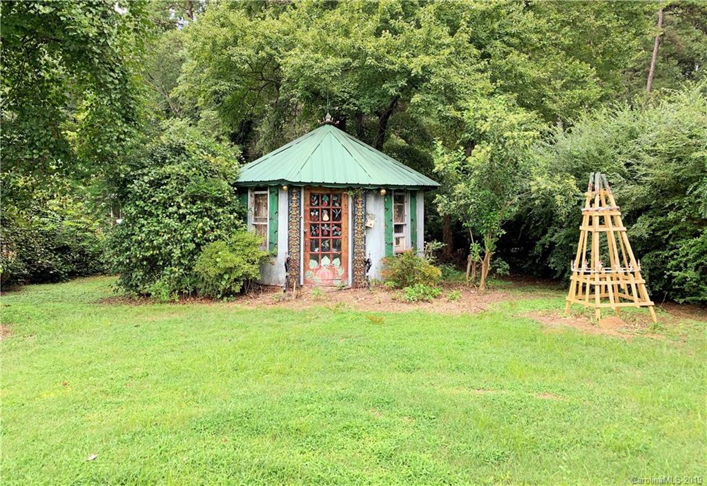 7722 Pleasant Grove Road Charlotte, NC 28216 - Photo 17 of 26 Gallery Image 17