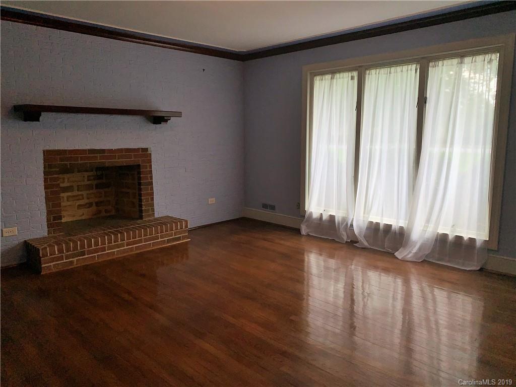 7722 Pleasant Grove Road Charlotte, NC 28216 - Photo 7 of 26 Gallery Image 7