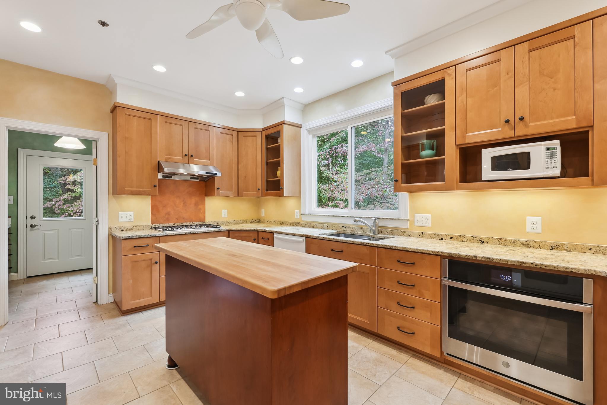 11906 Progress Lane Bowie, MD 20721 - Photo 13 of 107 Wonderful Kitchen