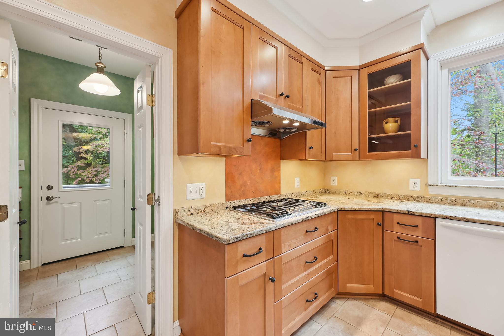11906 Progress Lane Bowie, MD 20721 - Photo 16 of 107 Side Entrance With Direct Access To Kitchen
