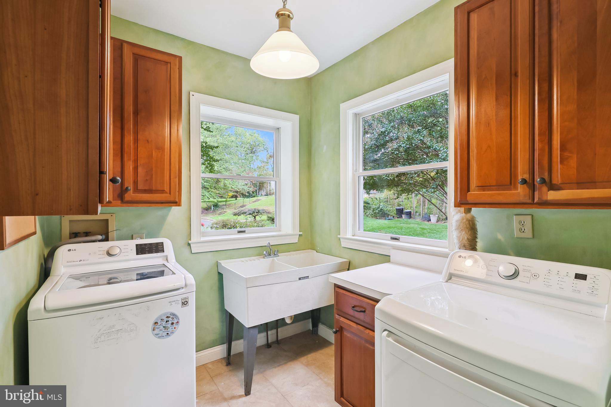 11906 Progress Lane Bowie, MD 20721 - Photo 29 of 107 Laundry Area On Main Level