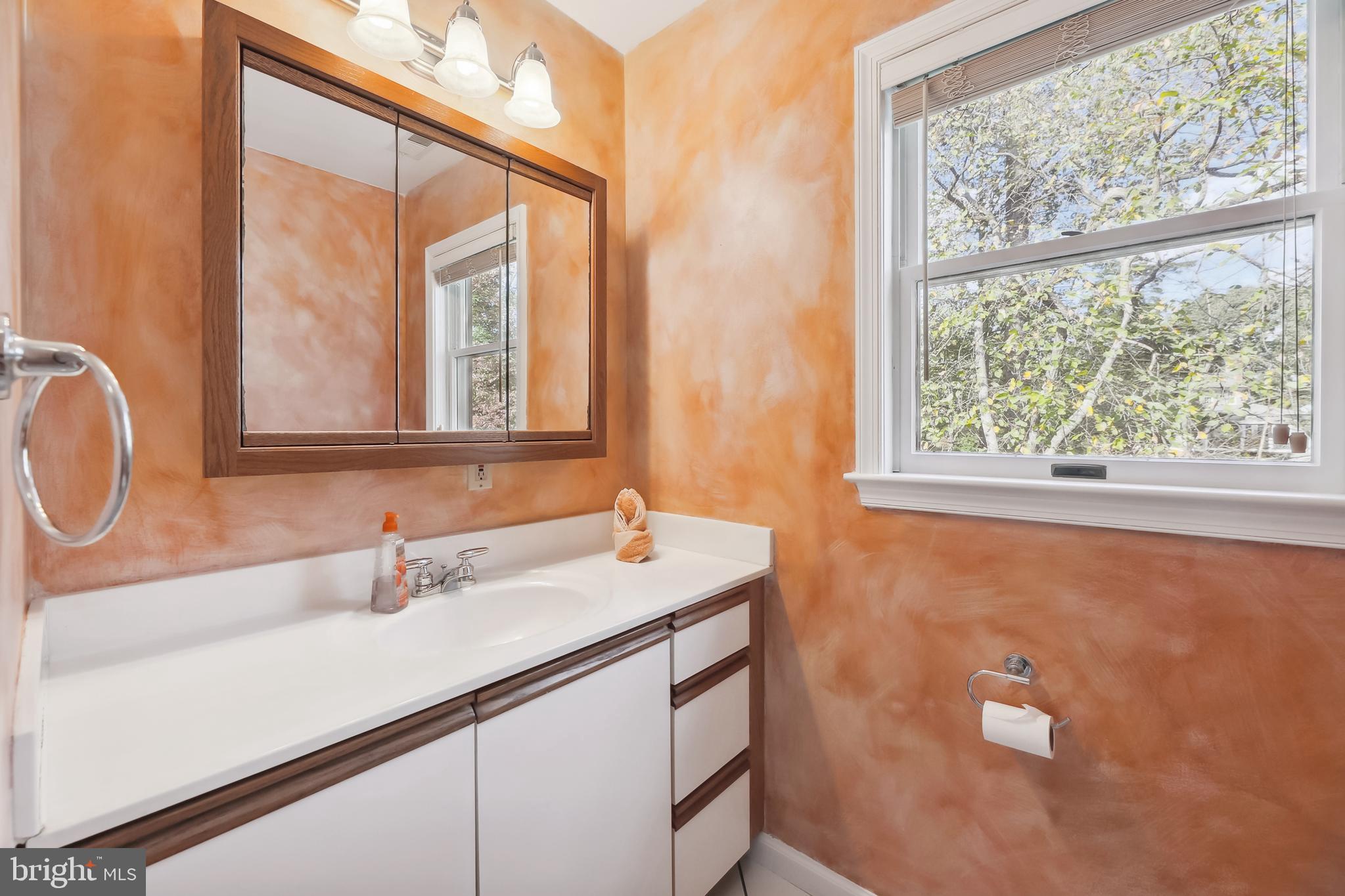 11906 Progress Lane Bowie, MD 20721 - Photo 45 of 107 Full Bathroom On Third Level