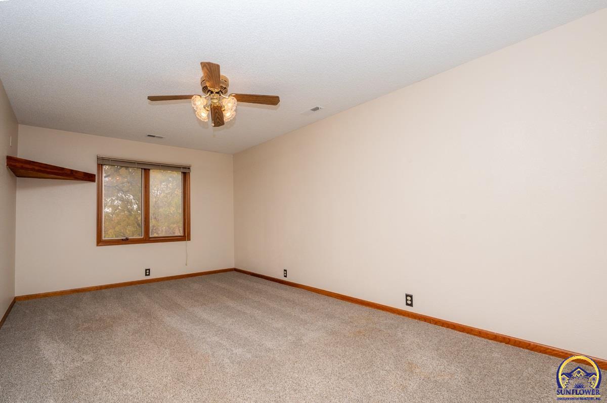 4612 Southwest Shenandoah Road Topeka, KS 66610 - Photo 17 of 25