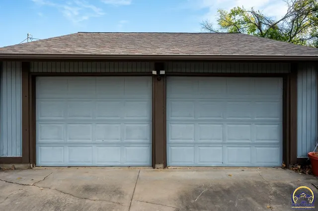 $290,000 | 4612 Southwest Shenandoah Road, Topeka, KS 66610