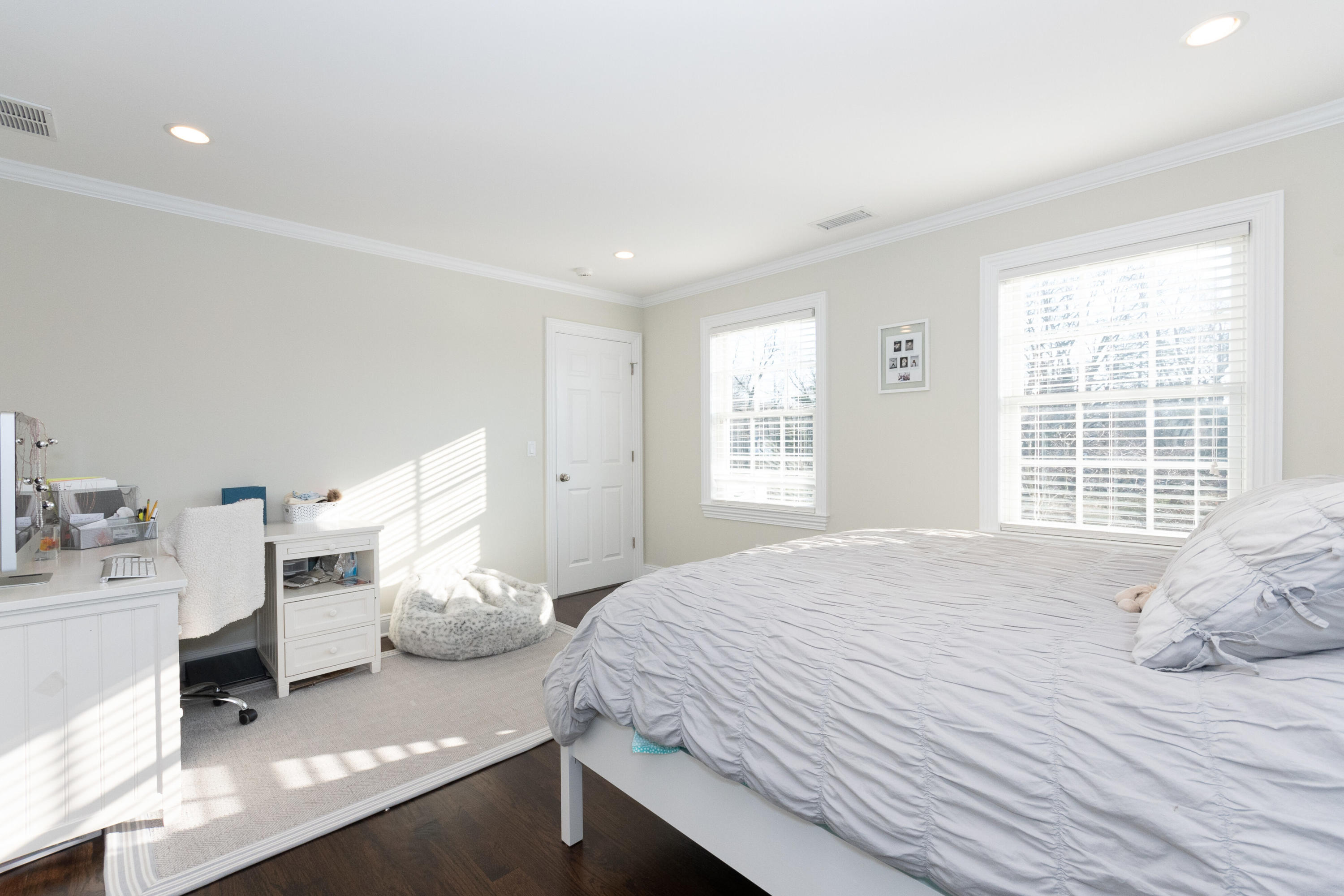 4 Echo Drive Darien, CT 06820 - Photo 27 of 40 a bedroom with a bed and a window