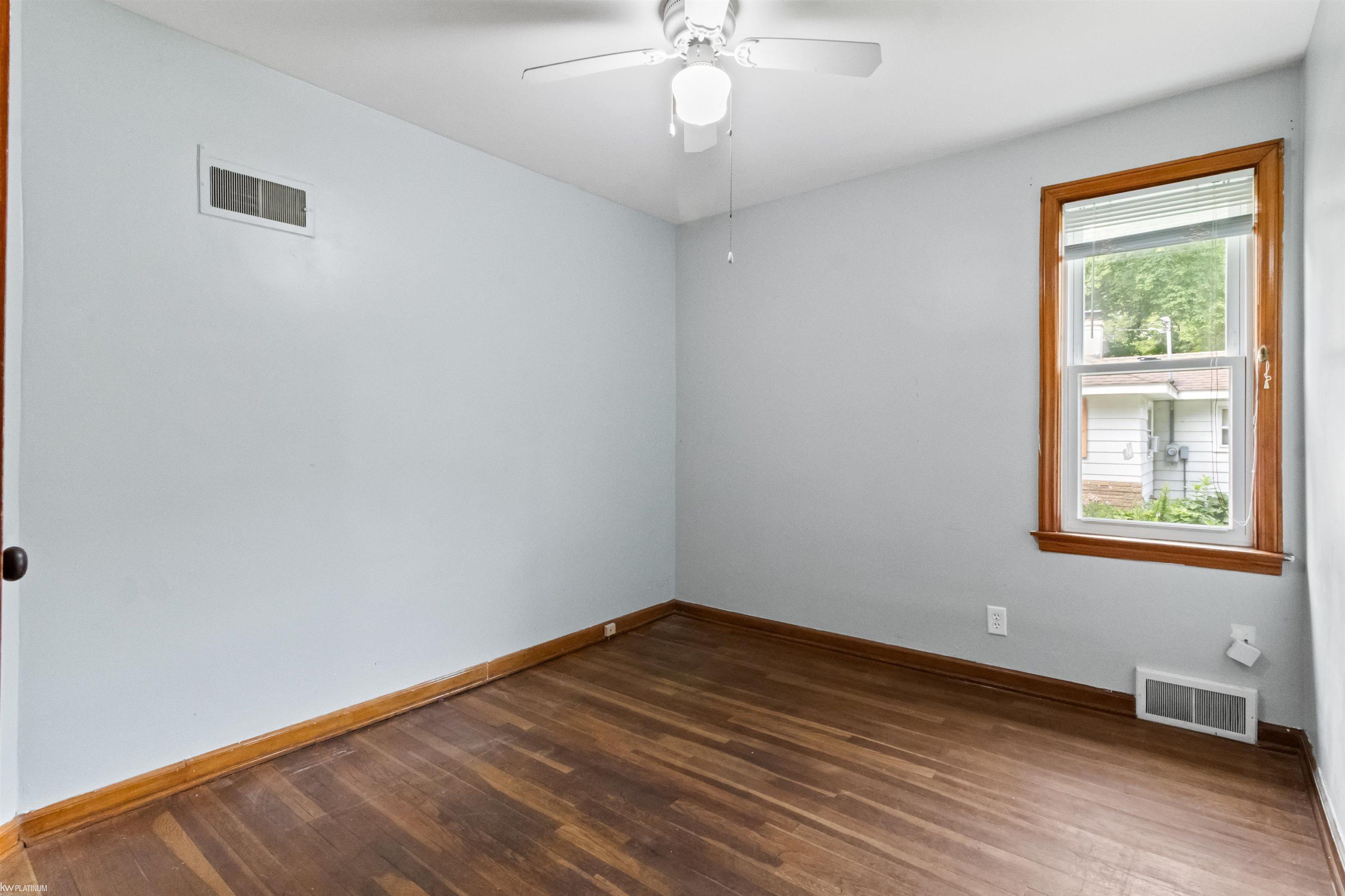 3144 Simpson Road Fort Gratiot, MI 48059 - Photo 10 of 22 50146083-6e8dfdb1-9319-49d5-bcbf-271aec64179b.JPG