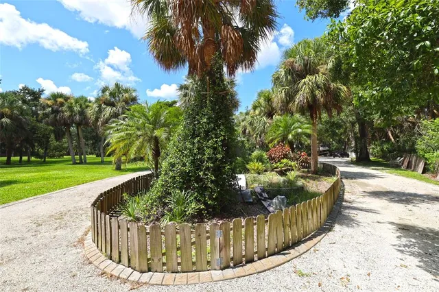 $1,210,000 | 500 Suffolk Circle, Nokomis, FL 34275