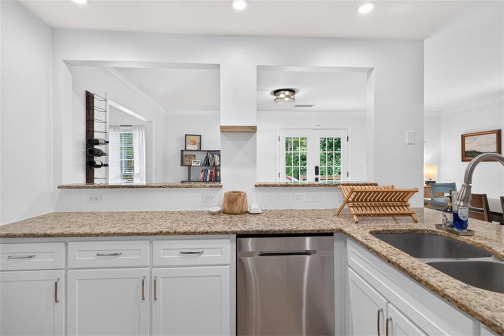 5659 Lakeshore Road Buford, GA 30518 - Photo 22 of 80
