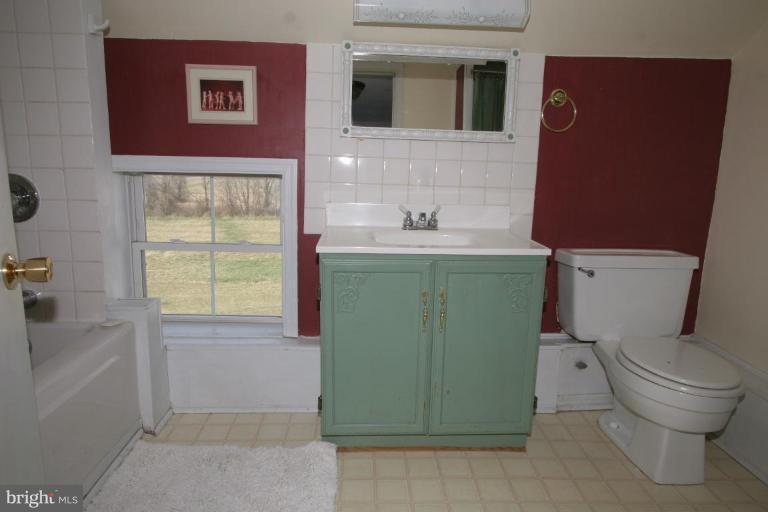 22544 Cavetown Church Road Cavetown, MD 21783 - Photo 13 of 18 Bath #2