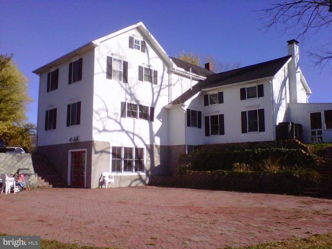 Exterior (Rear)